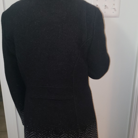 Black and Gray Coat - Picture 5 of 5